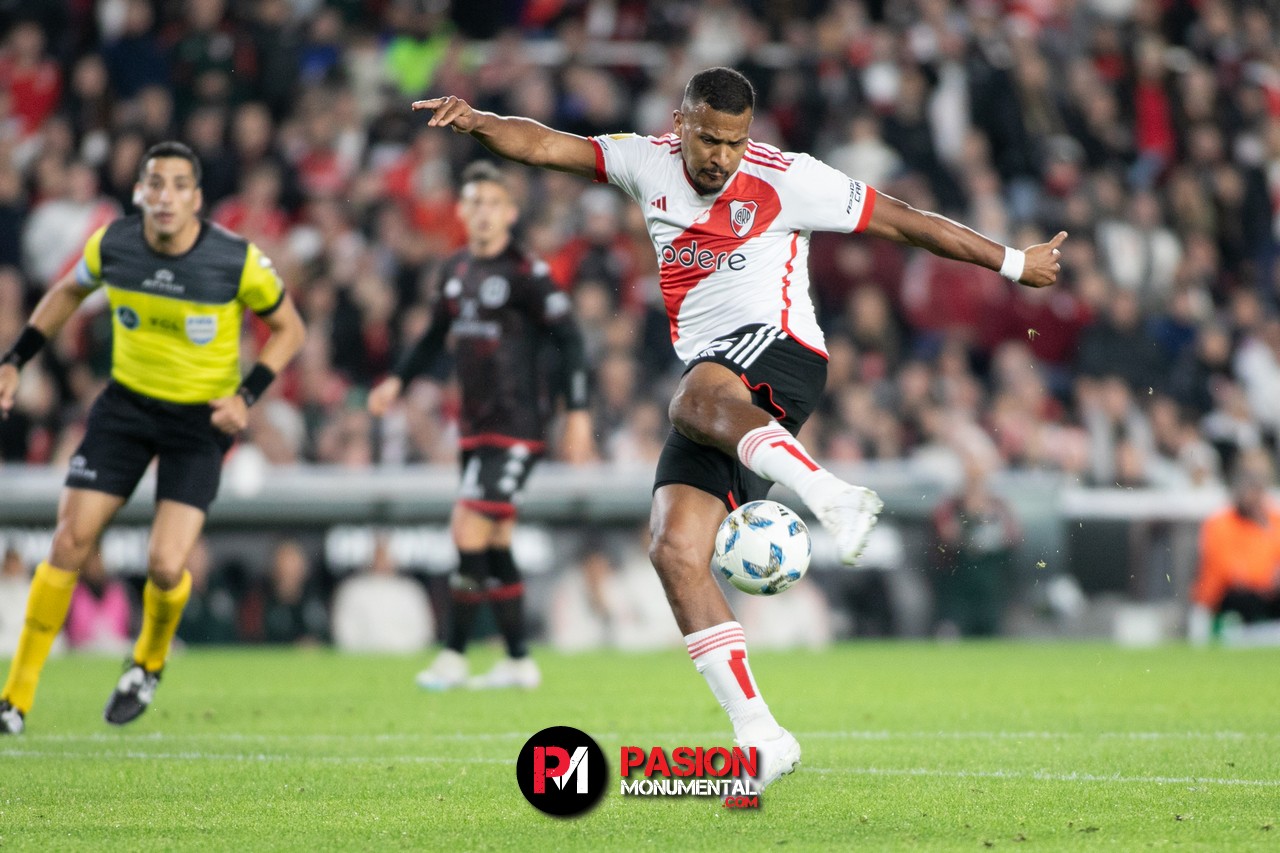 ¡Las mejores fotos del partido entre River y Huracán en el último partido del año en el Monumental!