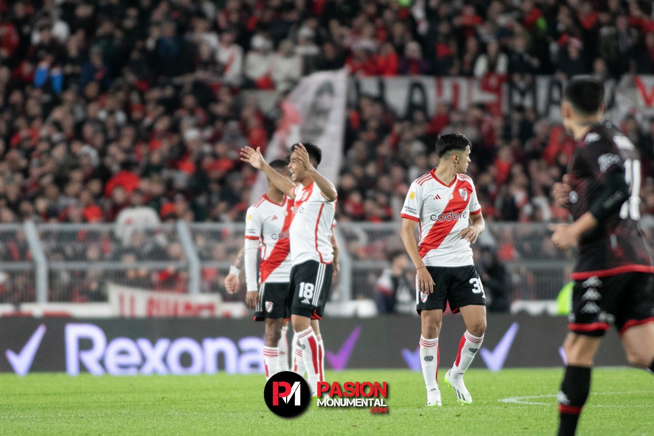 ¡Las mejores fotos del partido entre River y Huracán en el último partido del año en el Monumental!