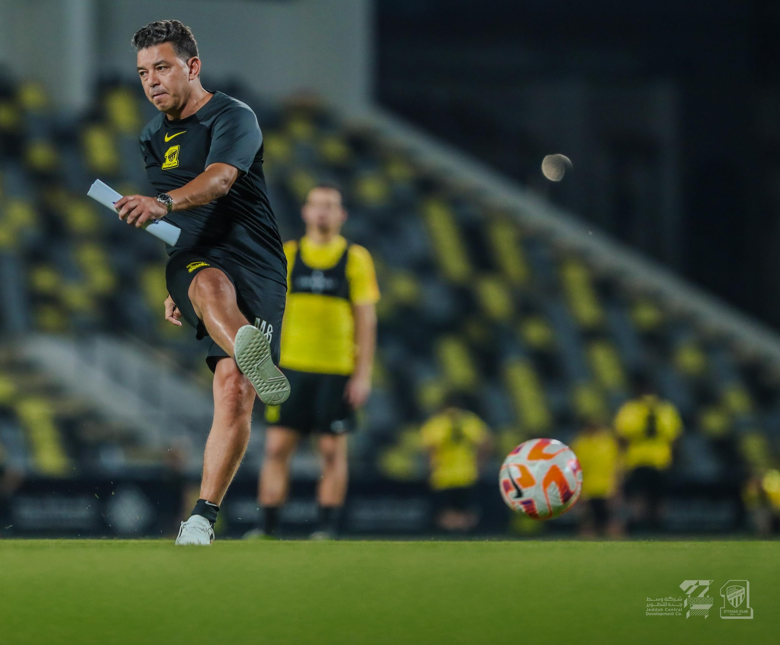 Gallardo arengó a sus dirigidos luego de su debut en Al Ittihad: "Hay que darle confianza a los jugadores"