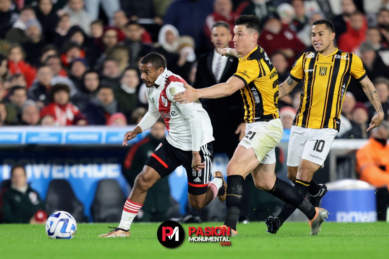 ¡Las mejores fotos de la victoria de River ante The Strongest en el estadio Mâs Monumental!