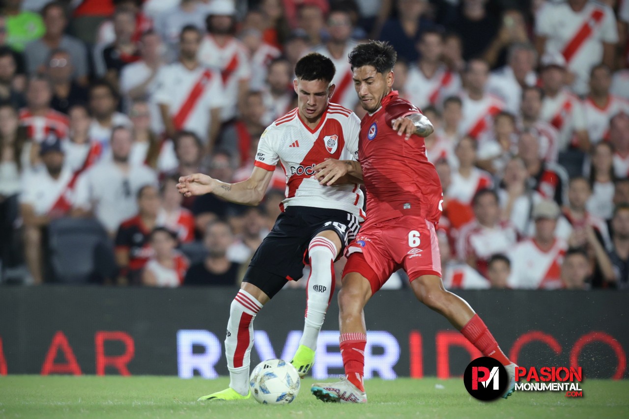 Debutaron los pibes: los puntajes del empate de River ante Argentinos Juniors