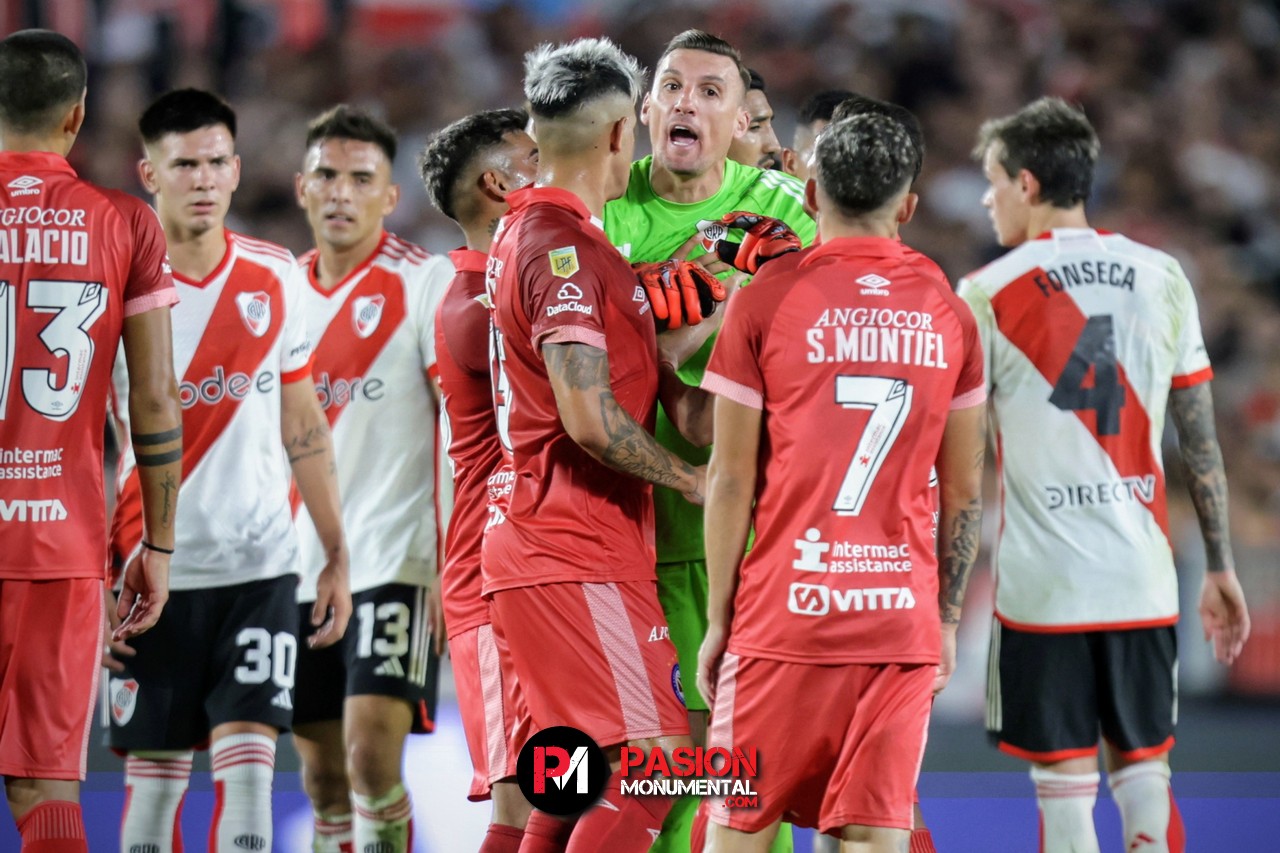 ¡Dijo de todo! Demichelis analizó el empate de River, elogió a los debutantes, y opinó sobre la salida de Enzo Pérez