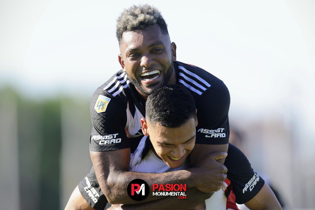 Los puntajes de la goleada de River ante Deportivo Riestra en el estadio Guillermo Laza