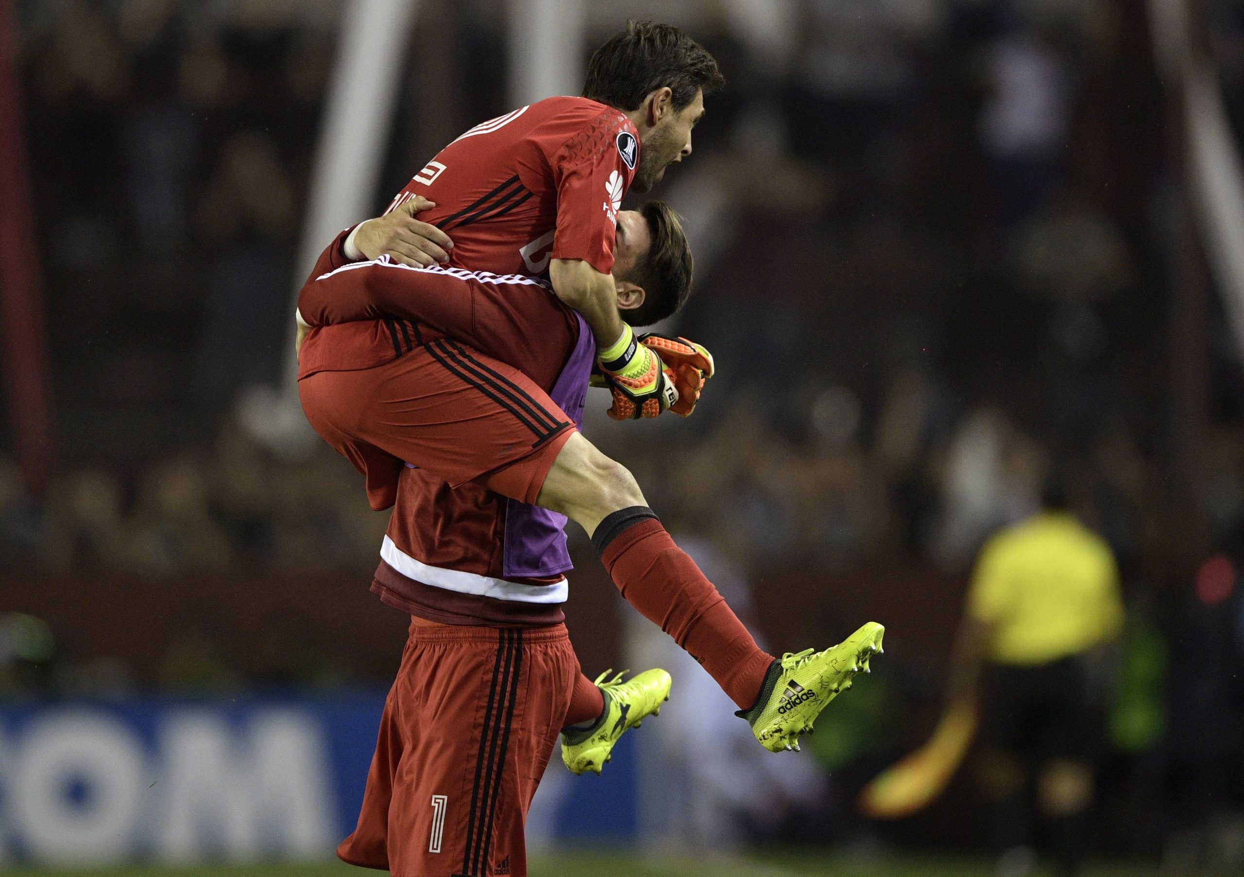 Batalla rompió el silencio y habló de la supuesta pelea con Lux que le impidió volver a River