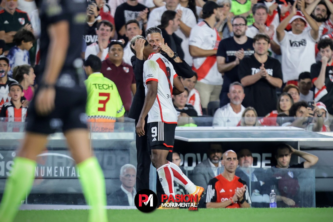 "Es más difícil dirigir a River que al Barcelona o al Bayern Múnich"
