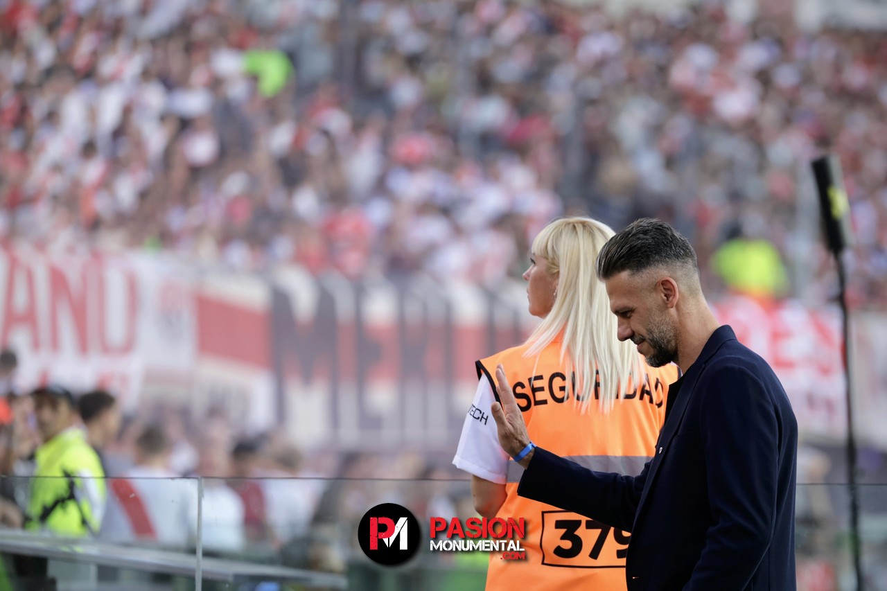 Demichelis habló del “sacá vos a Nacho Fernández” y respaldó al ’26’