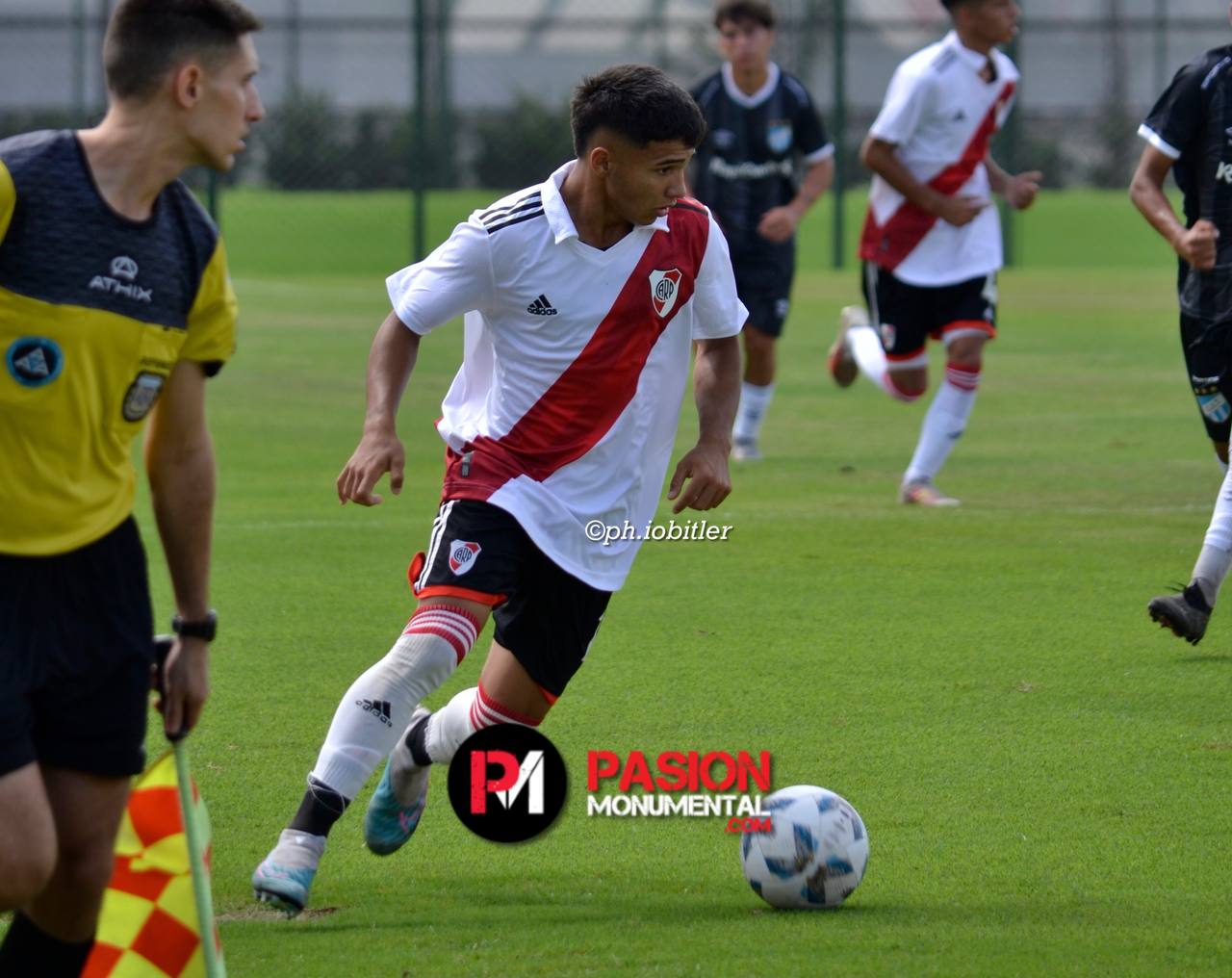 Tres Juveniles de River viajarán a Francia con la Sub17