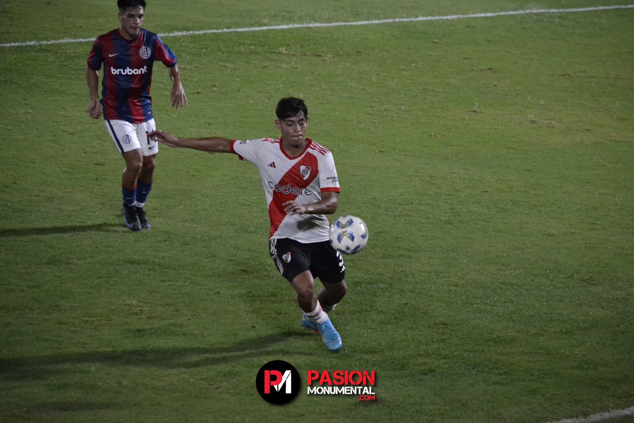 La Reserva de River goleó a Barracas Central de visitante