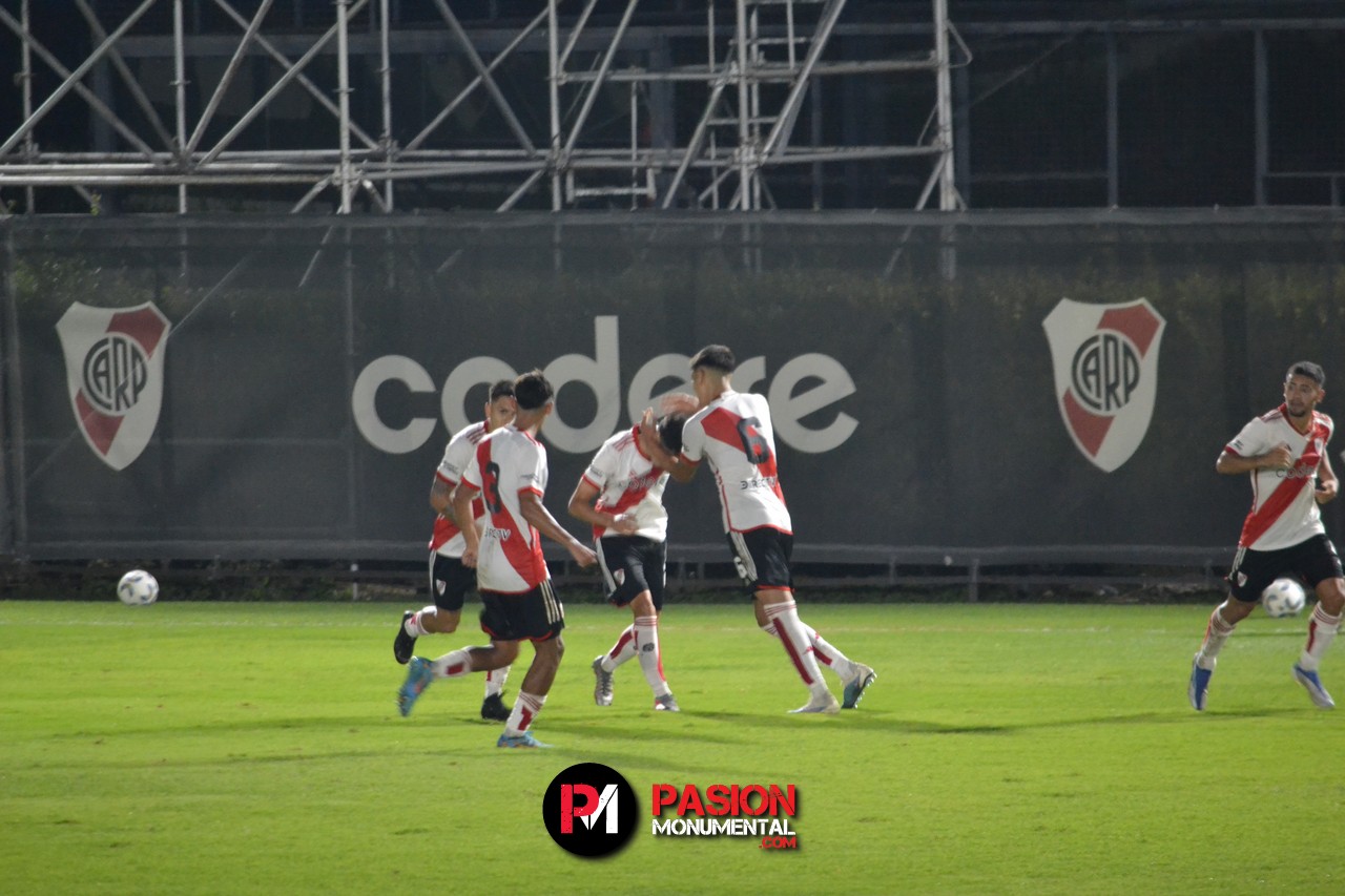 La Reserva de River goleó a Barracas Central de visitante