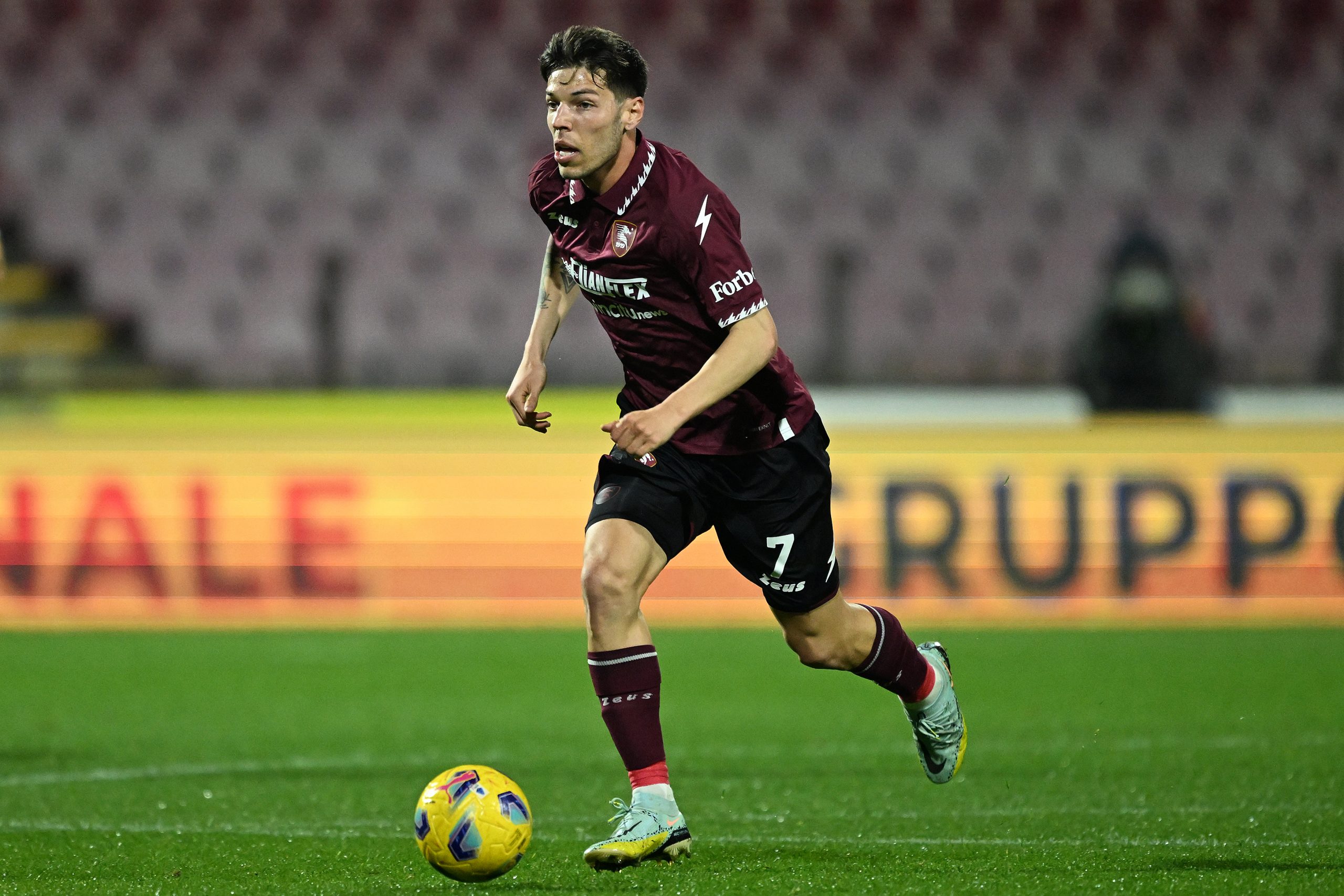 SALERNO, ITALY - MARCH 16: Agustin Martegani of US Salernitana during the Serie A TIM match between US Salernitana and US Lecce at Stadio Arechi on March 16, 2024 in Salerno, Italy. (Photo by Francesco Pecoraro/Getty Images)