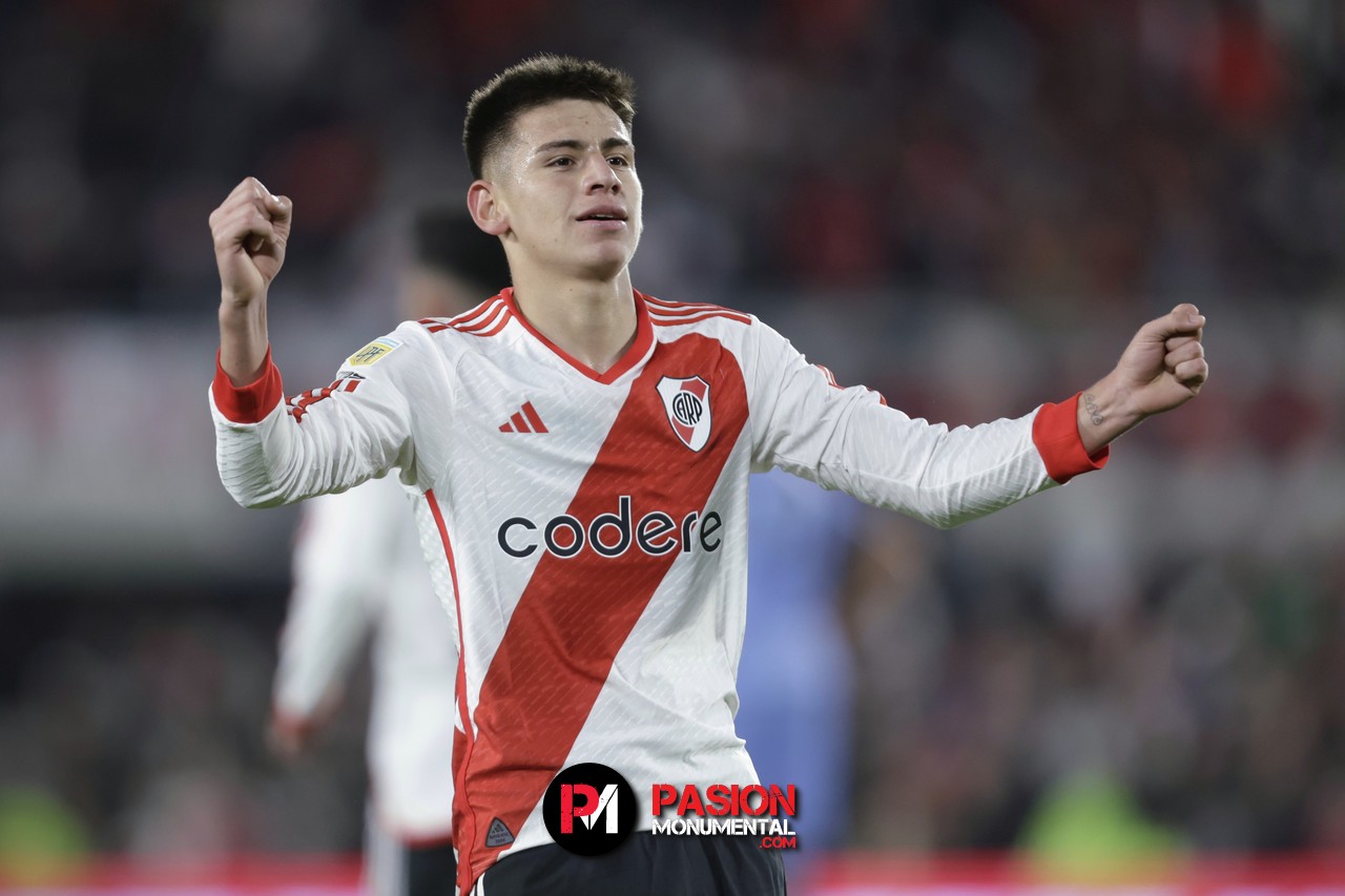 ¿Se queda en River? La curiosa frase del DT de Girona sobre Echeverri