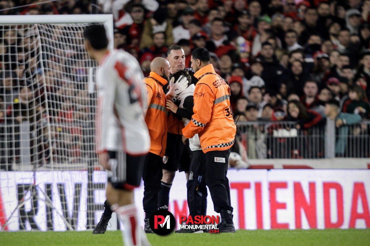 El hincha que abrazó a Armani rompió el silencio luego de haber sufrido derecho de admisión