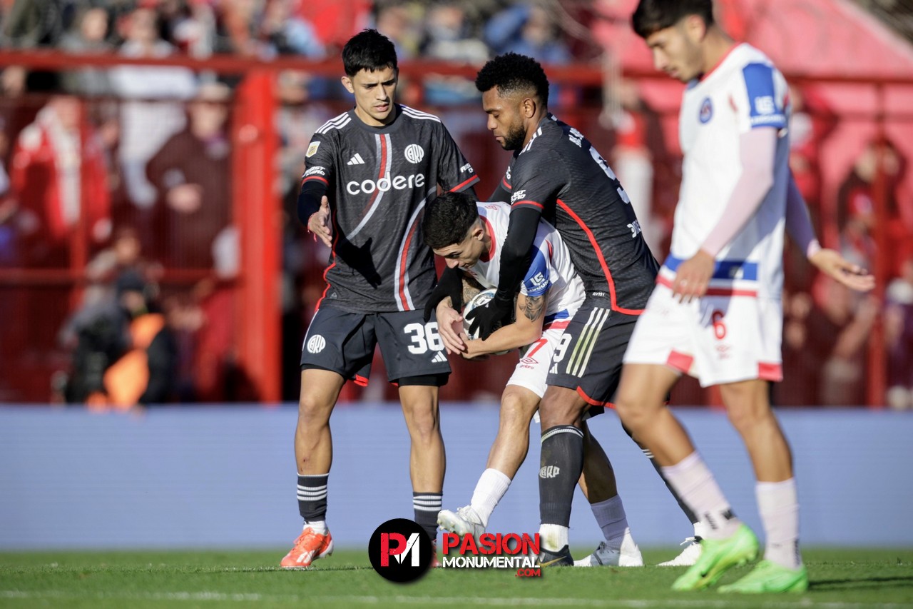 Papelón tras papelón: los puntajes de la derrota de River ante Argentinos Juniors en La Paternal