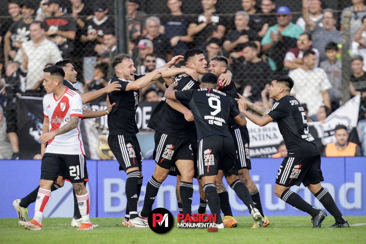 “Siempre que juegan contra River hacen tiempo”