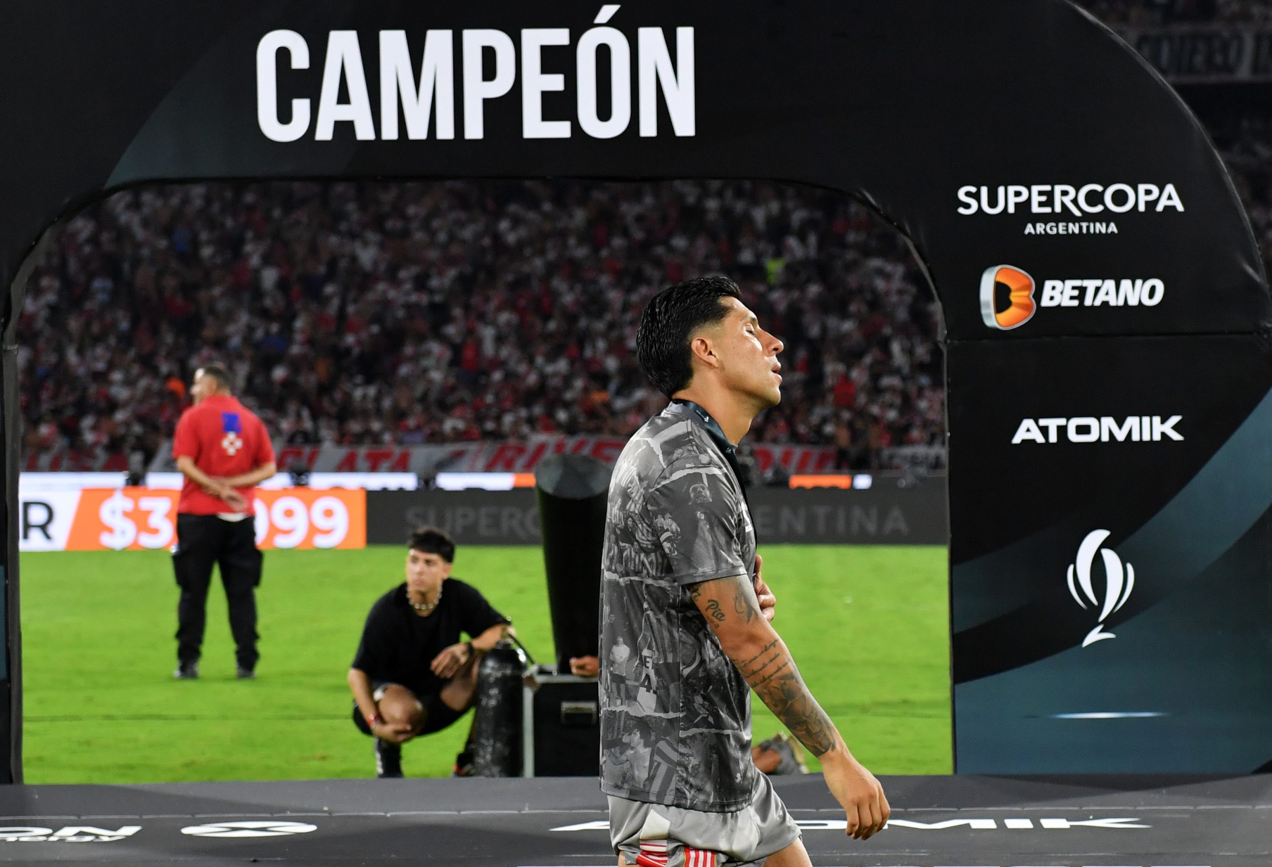 CORDOBA, ARGENTINA - MARCH 13: Enzo Perez of Estudiantes de la Plata reacts after receiving the second place medal following the Supercopa Argentina 2024 match between River Plate and Estudiantes de la Plata at Mario Alberto Kempes Stadium on March 13, 2024 in Cordoba, Argentina. (Photo by Hernan Cortez/Getty Images)