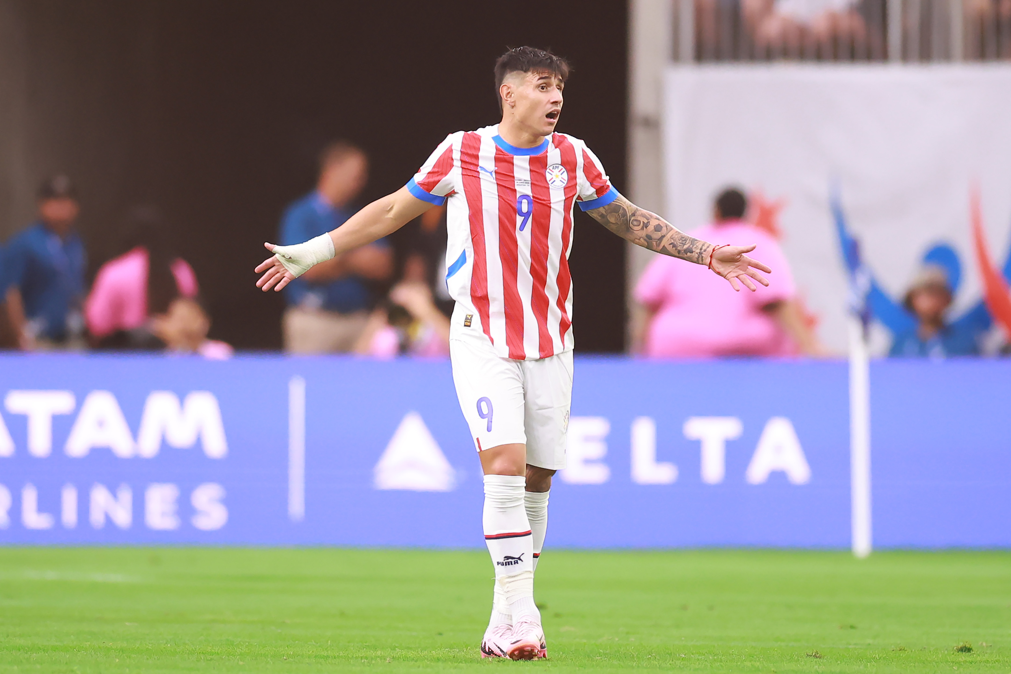 HOUSTON, TEXAS - JUNE 24: Adam Bareiro of Paraguay reacts during the CONMEBOL Copa America 2024 Group D match between Colombia and Paraguay at NRG Stadium on June 24, 2024 in Houston, Texas. (Photo by Hector Vivas/Getty Images)