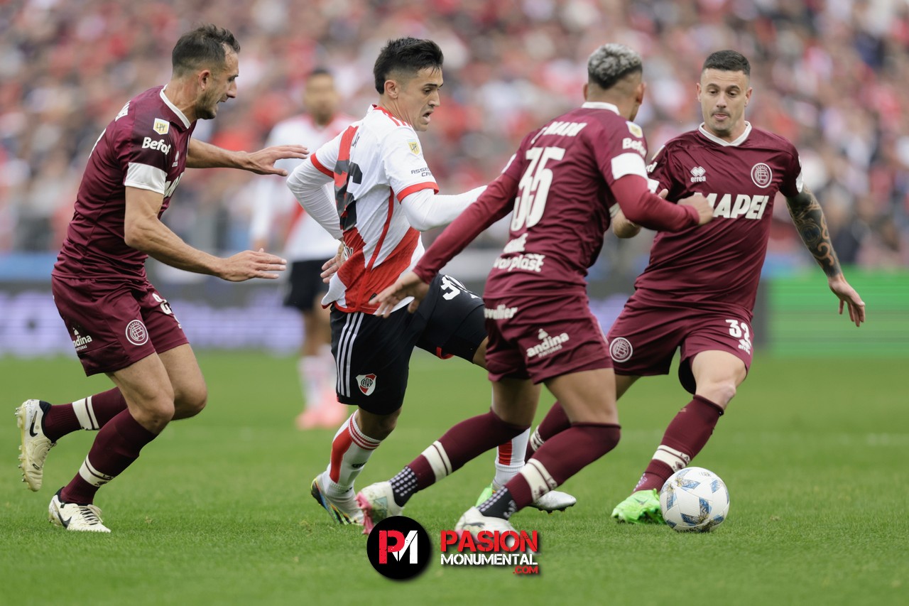 Las mejores fotos del empate por 2-2 entre River y Lanús en el Monumental