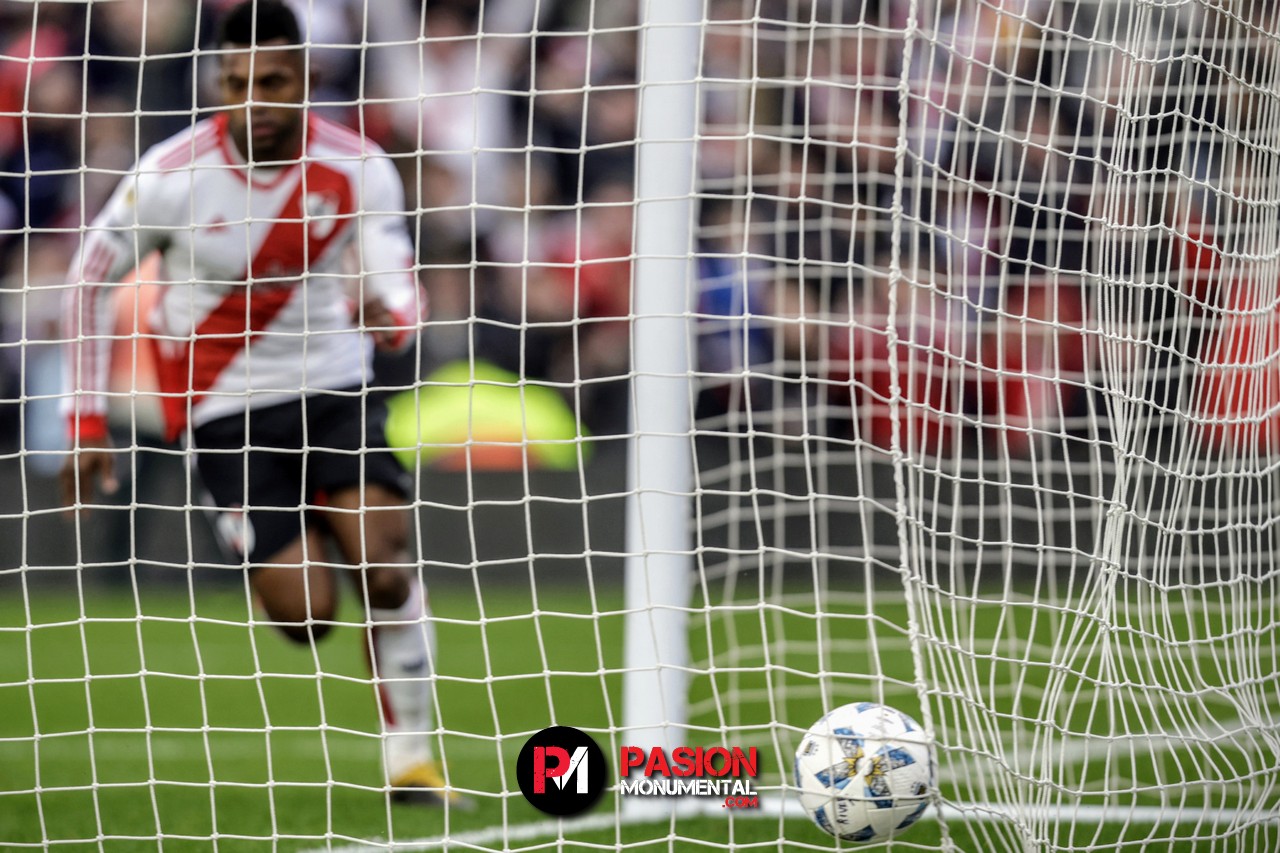 Las mejores fotos del empate por 2-2 entre River y Lanús en el Monumental
