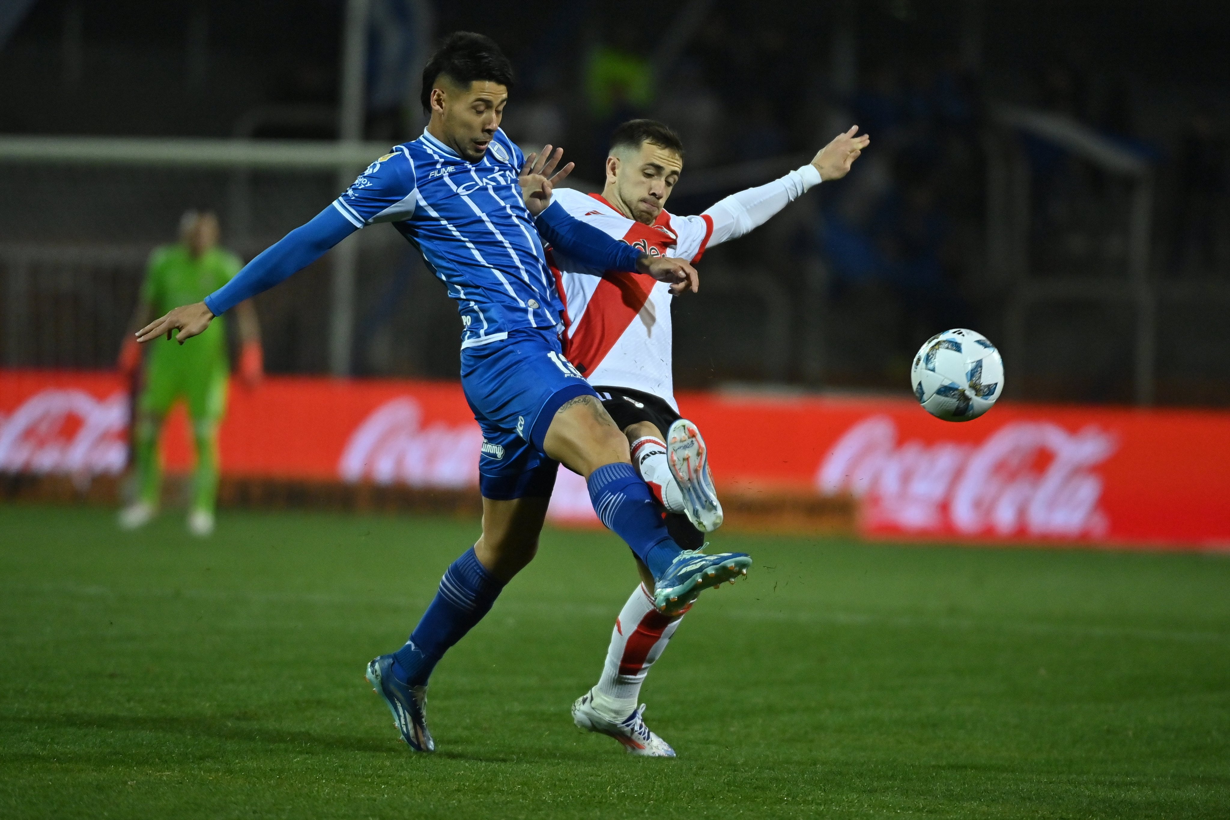 Papelón y derrota de River ante Godoy Cruz en Mendoza