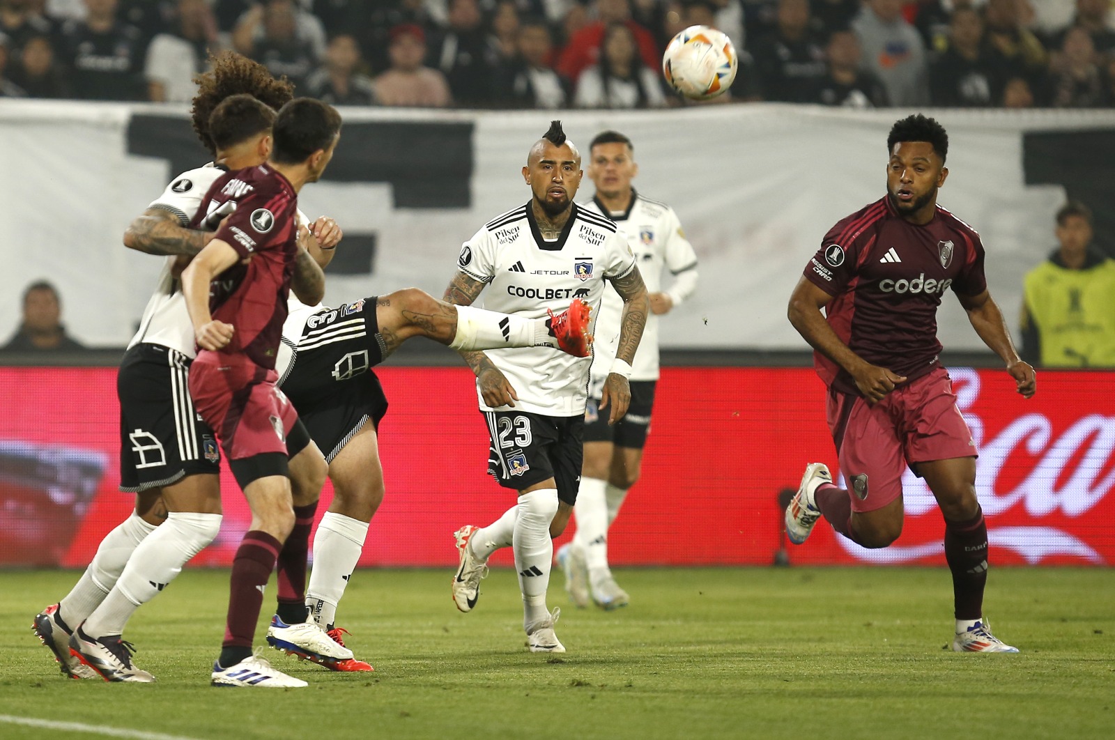 Se define en casa: los puntajes del empate de River ante Colo-Colo en el estadio Monumental David Arellano