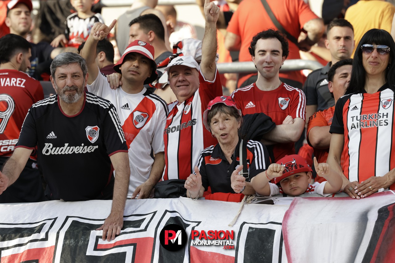 ¡Buscate en el partido de River frente a Talleres en el Monumental!