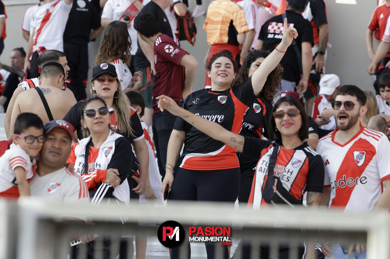 ¡Buscate en el partido de River frente a Talleres en el Monumental!