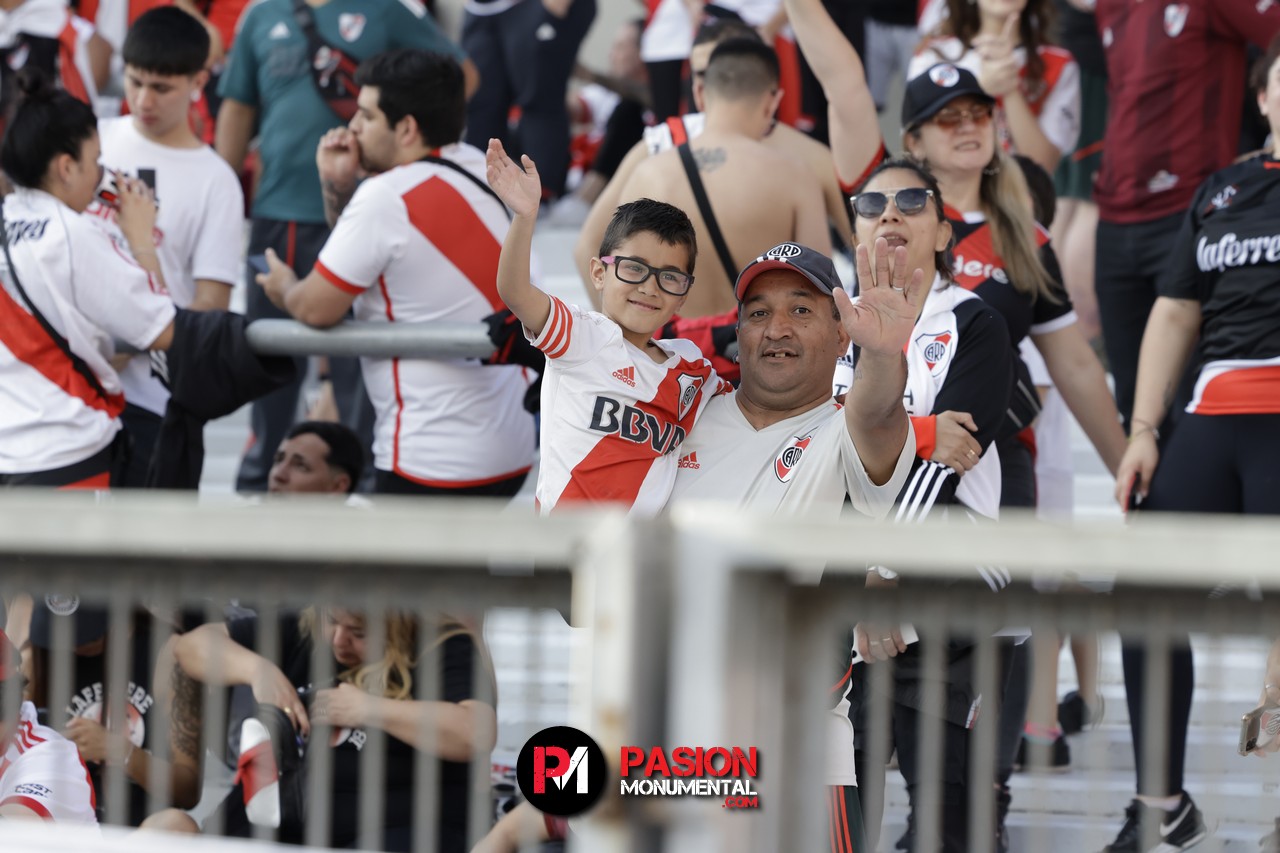 ¡Buscate en el partido de River frente a Talleres en el Monumental!