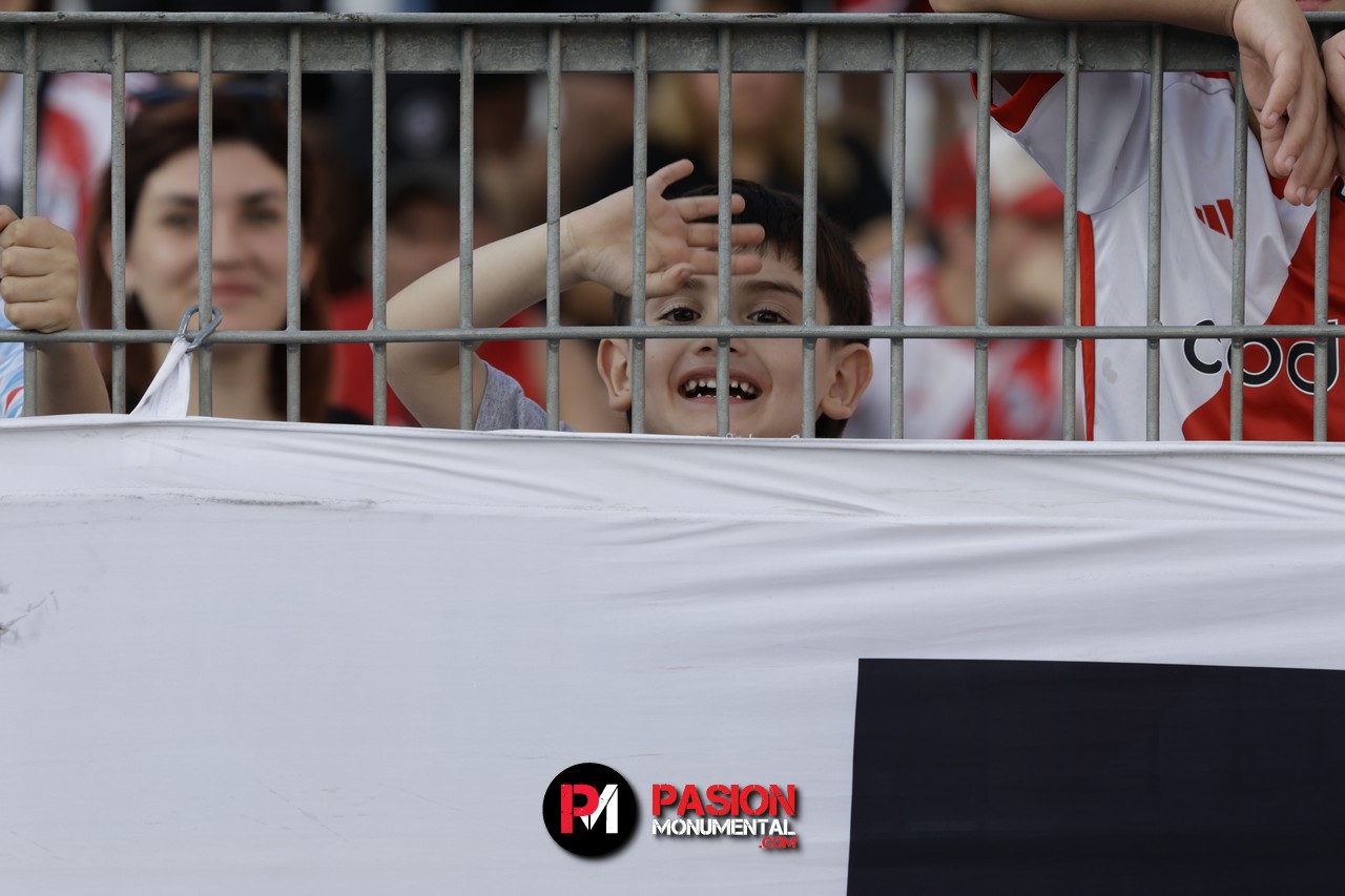 ¡Buscate en el partido de River frente a Talleres en el Monumental!