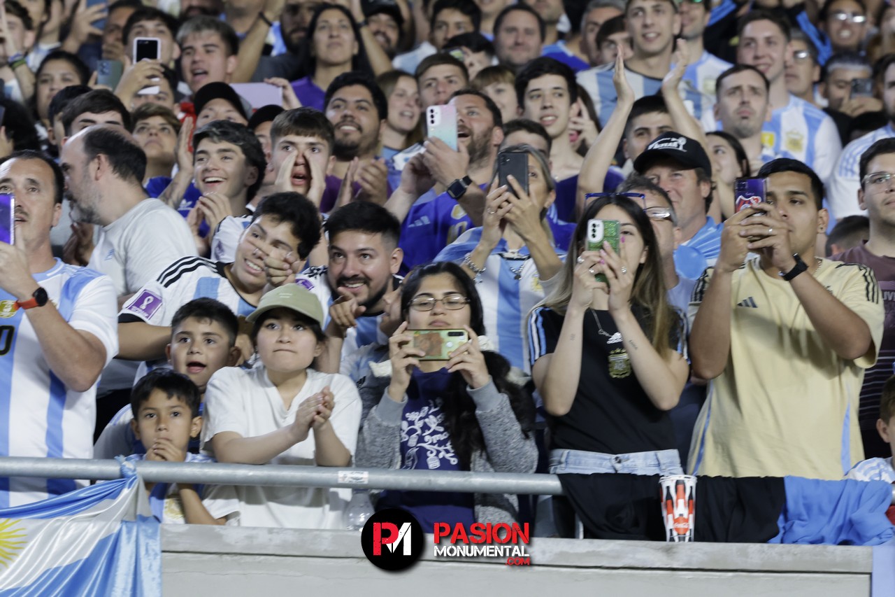 ¡Buscate de Selección en la goleada Monumental de Argentina ante Bolivia!