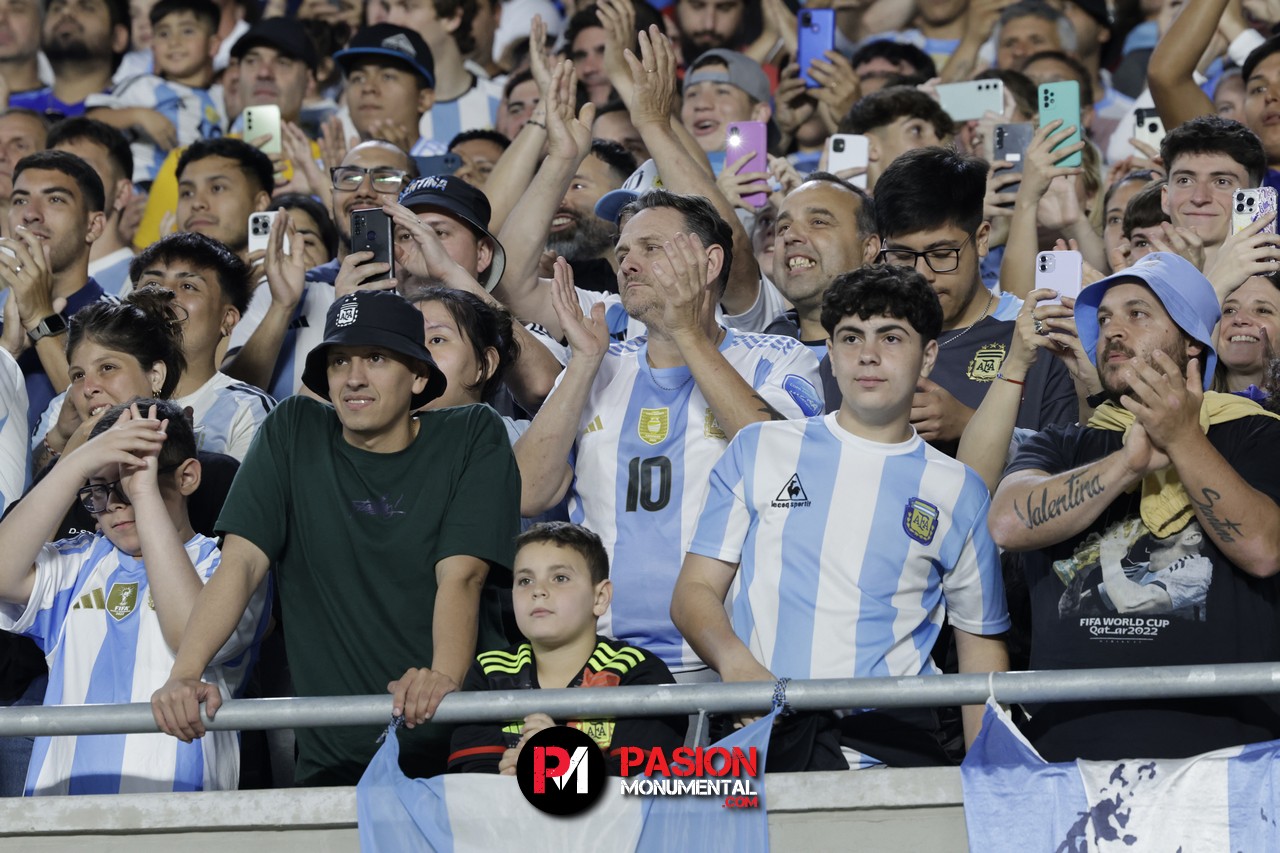 ¡Buscate de Selección en la goleada Monumental de Argentina ante Bolivia!