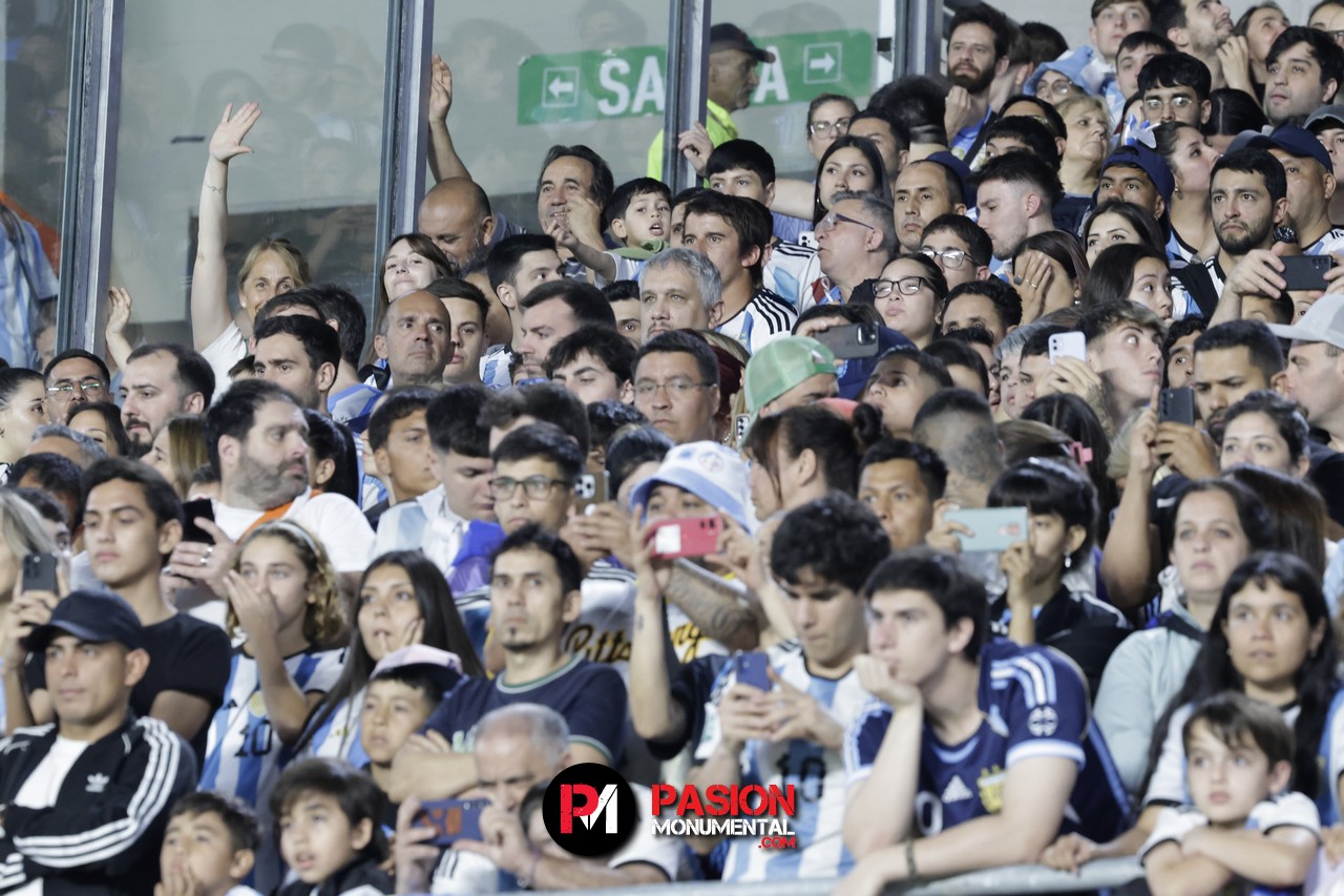 ¡Buscate de Selección en la goleada Monumental de Argentina ante Bolivia!