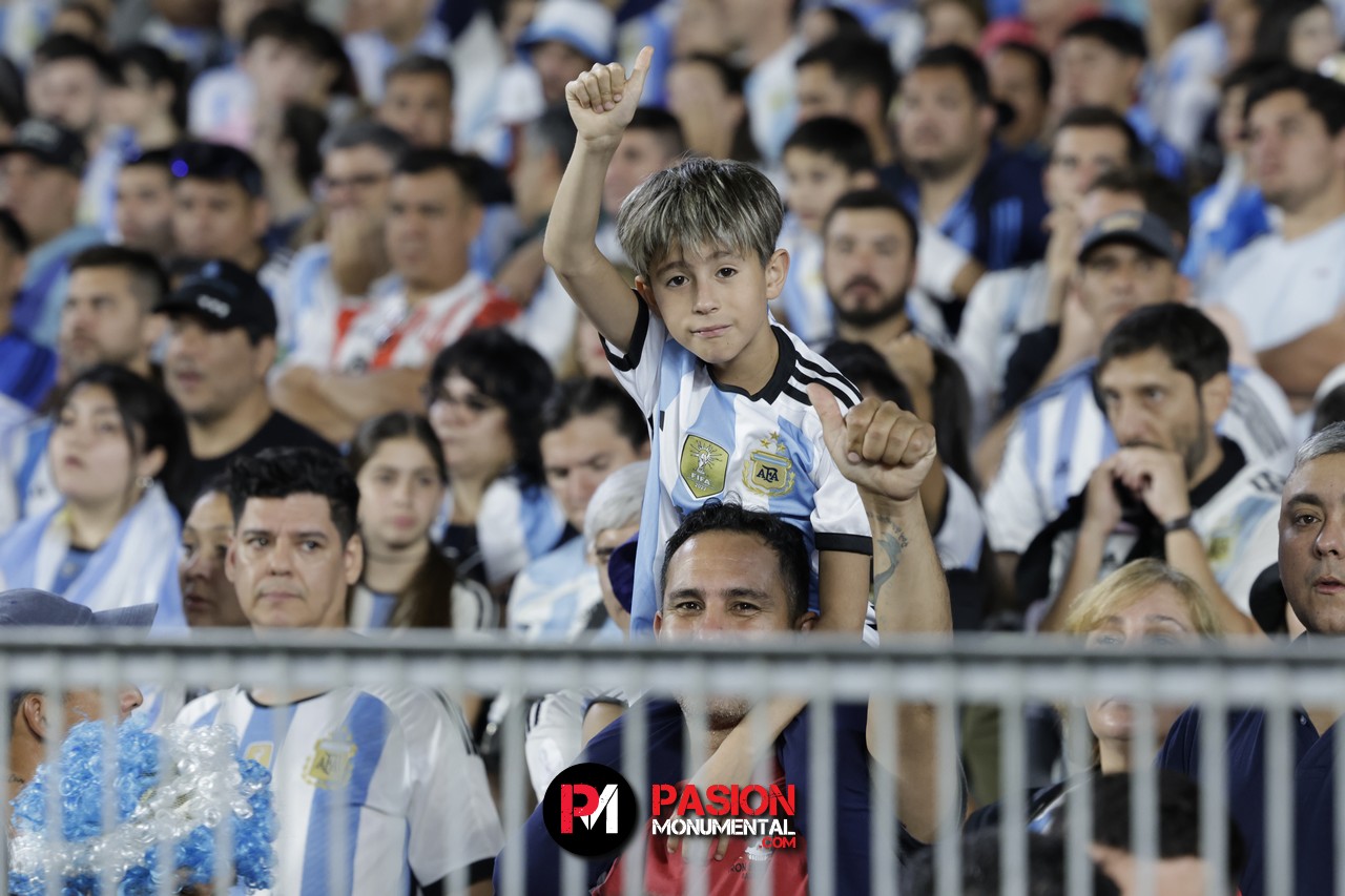 ¡Buscate de Selección en la goleada Monumental de Argentina ante Bolivia!