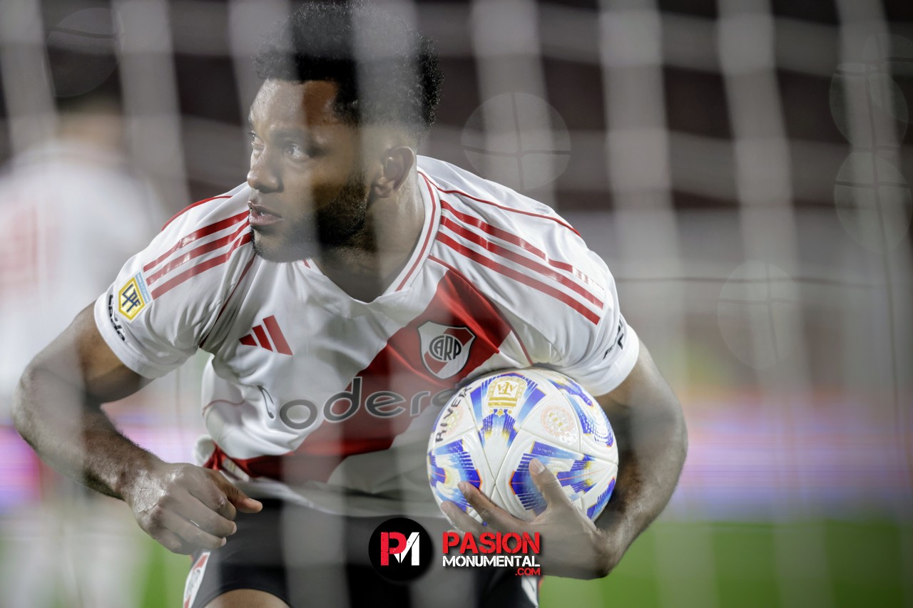 Empate que no sirve de nada: los puntajes del empate de River ante Vélez en el Monumental