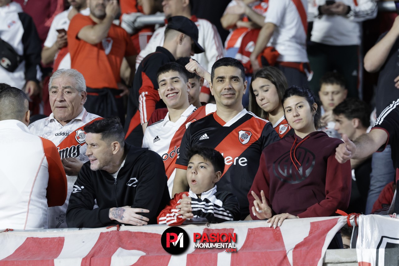 ¡Buscate en el empate de River ante Vélez en el estadio Monumental!