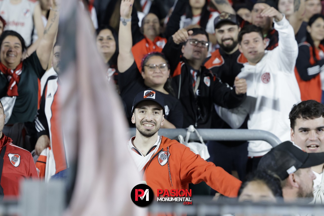 ¡Buscate en el empate de River ante Vélez en el estadio Monumental!