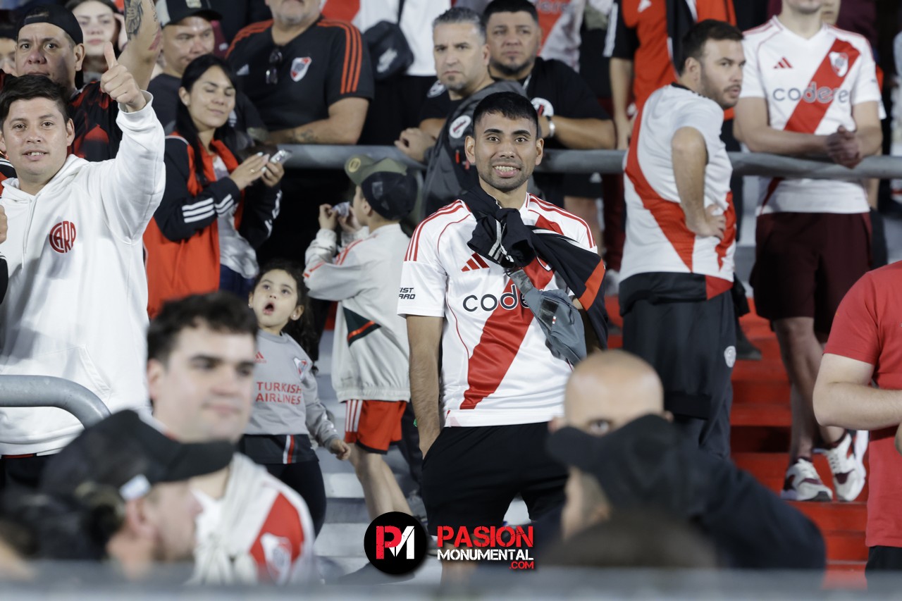 ¡Buscate en el empate de River ante Vélez en el estadio Monumental!