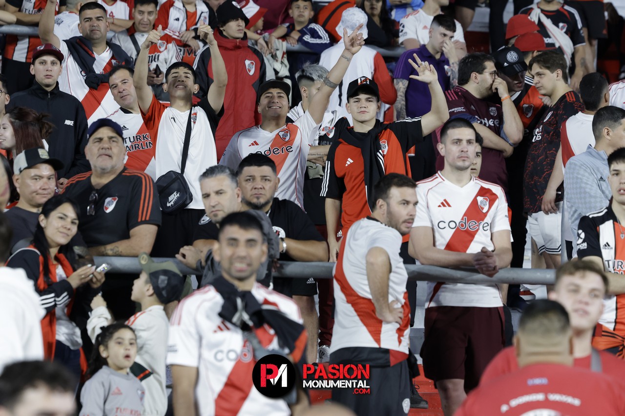 ¡Buscate en el empate de River ante Vélez en el estadio Monumental!