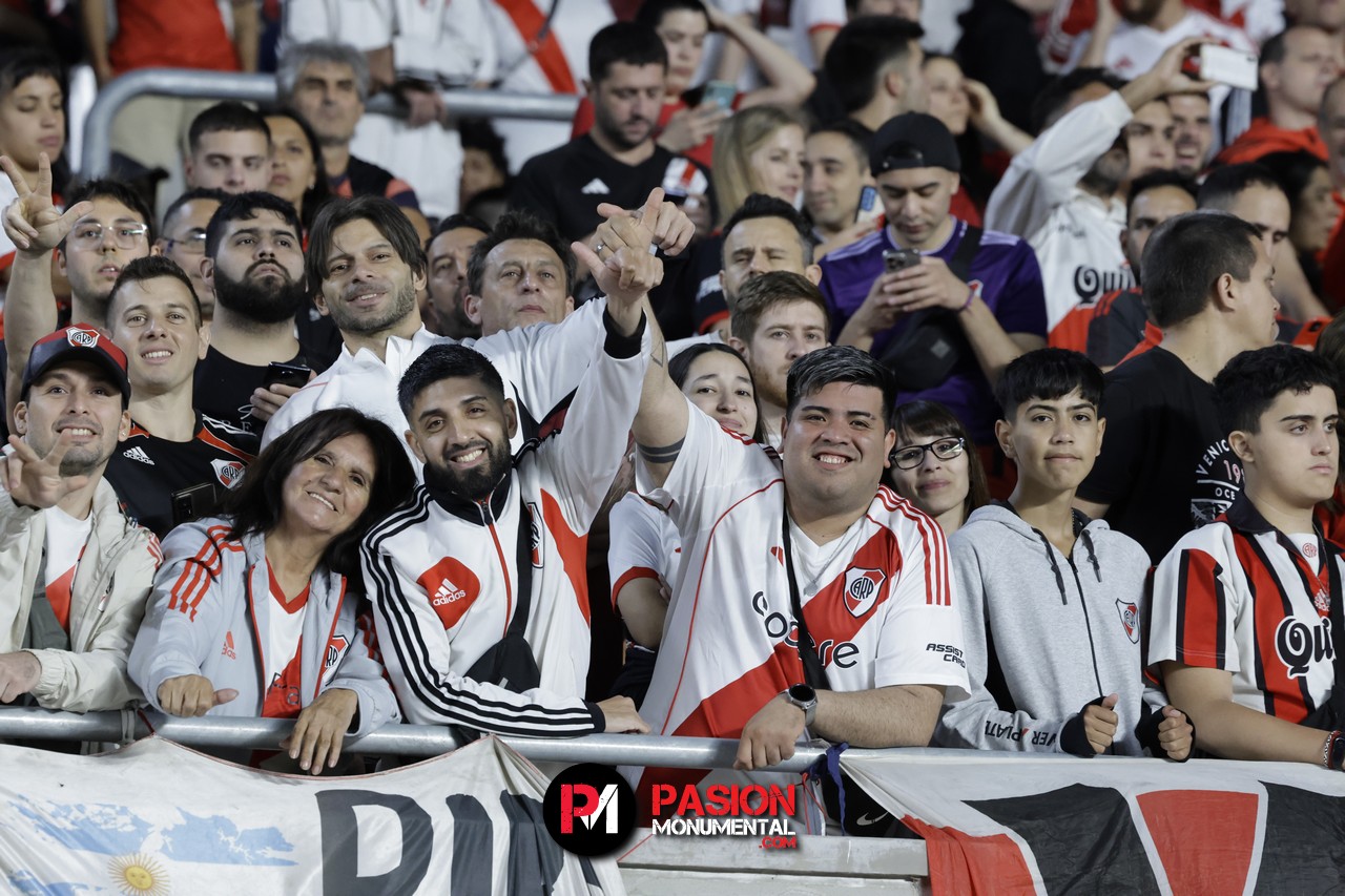 ¡Buscate en el empate de River ante Vélez en el estadio Monumental!