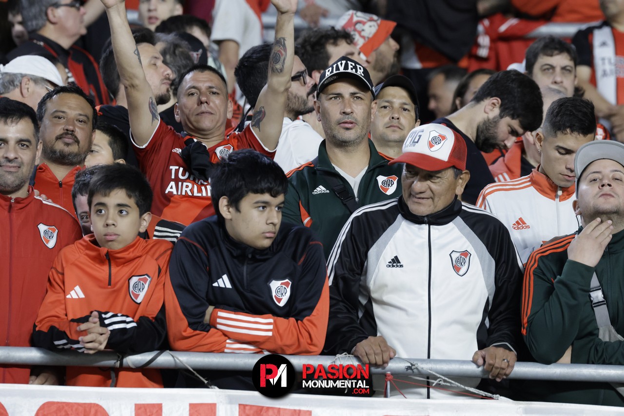 ¡Buscate en el empate de River ante Vélez en el estadio Monumental!