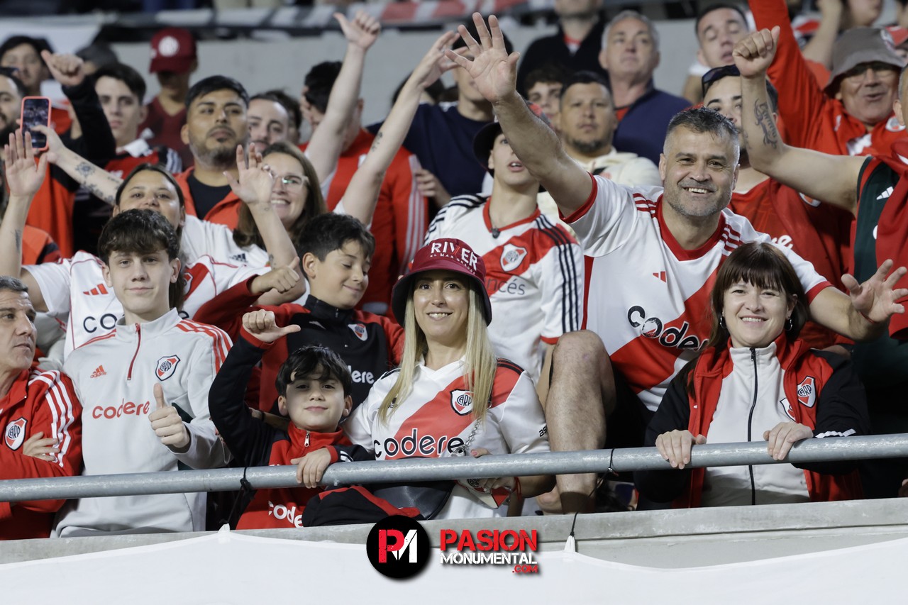¡Buscate en el empate de River ante Vélez en el estadio Monumental!
