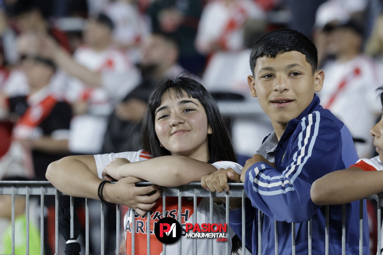 ¡Buscate en el empate de River ante Vélez en el estadio Monumental!