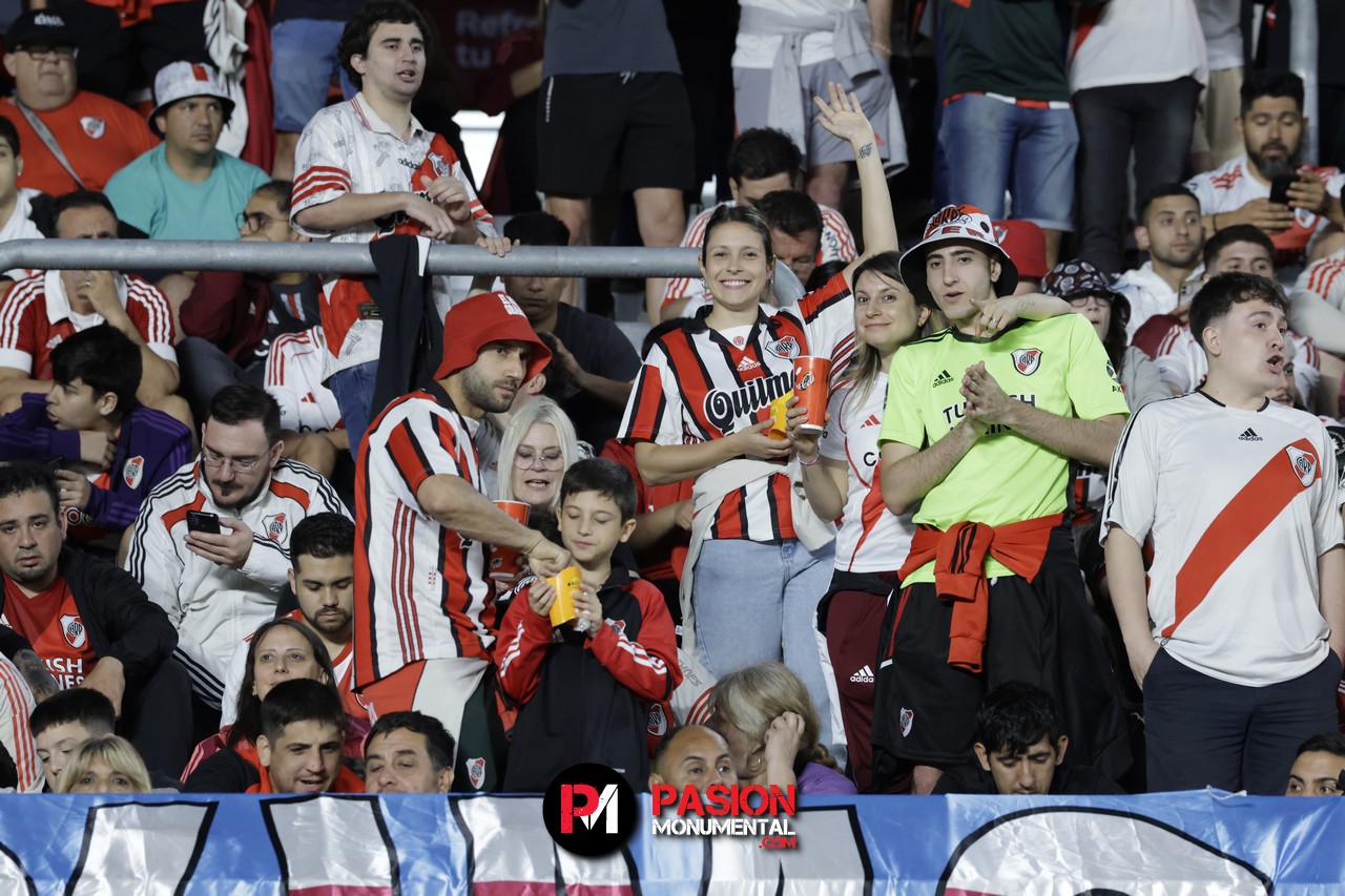 ¡Buscate en el empate de River ante Vélez en el estadio Monumental!
