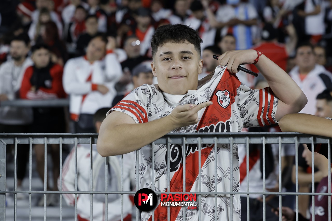 ¡Buscate en el empate de River ante Vélez en el estadio Monumental!