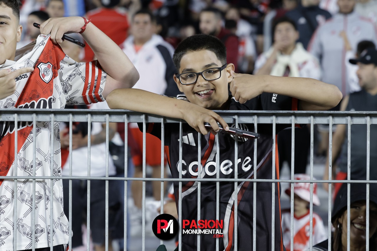 ¡Buscate en el empate de River ante Vélez en el estadio Monumental!