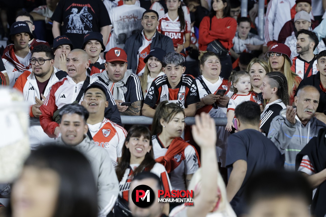 ¡Buscate en el empate de River ante Vélez en el estadio Monumental!