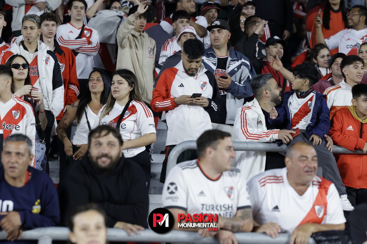 ¡Buscate en el empate de River ante Vélez en el estadio Monumental!