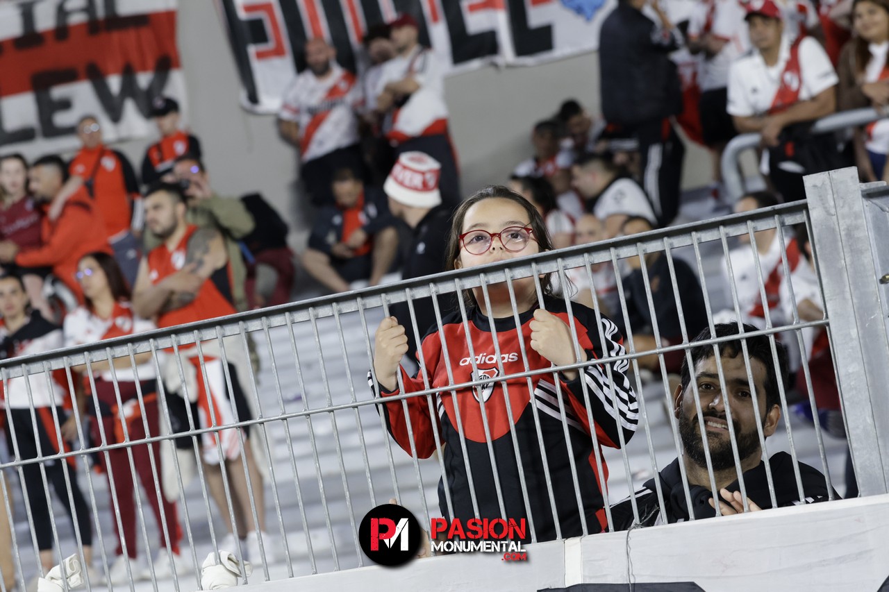 ¡Buscate en el empate de River ante Vélez en el estadio Monumental!
