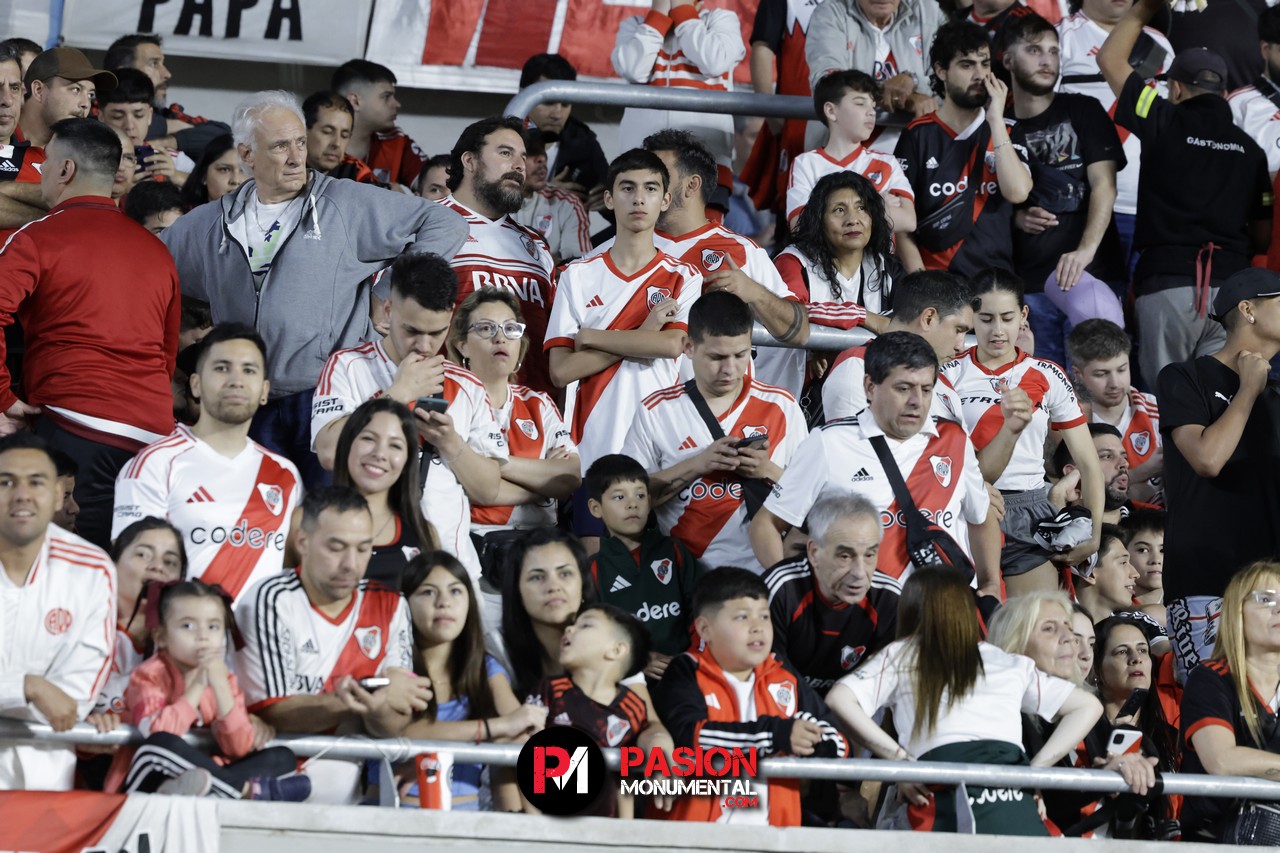 ¡Buscate en el empate de River ante Vélez en el estadio Monumental!