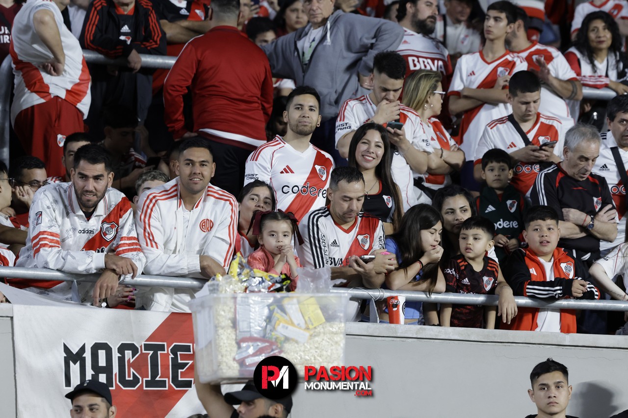 ¡Buscate en el empate de River ante Vélez en el estadio Monumental!