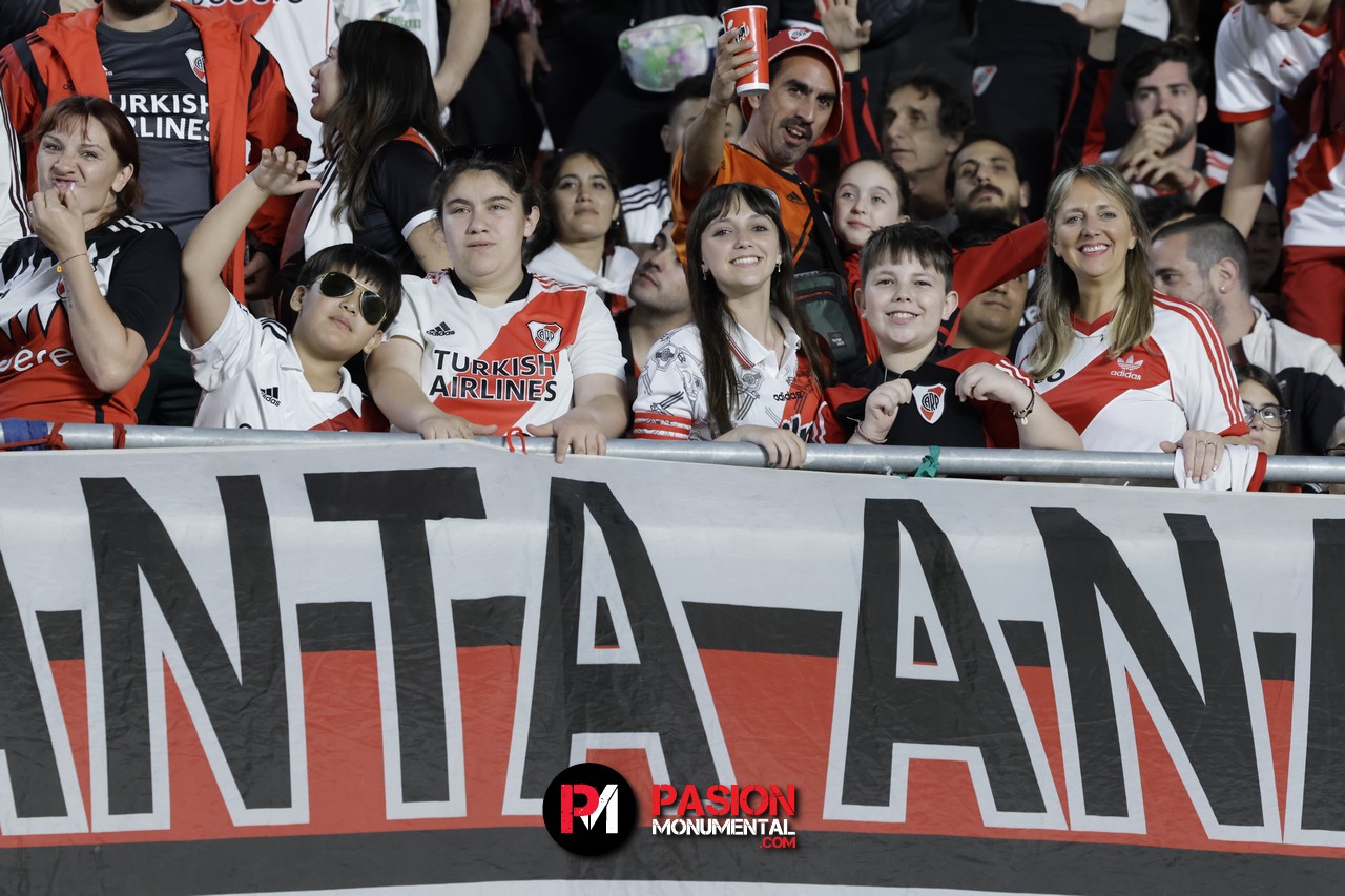 ¡Buscate en el empate de River ante Vélez en el estadio Monumental!